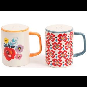 Pioneer Woman Salt & Pepper Shaker Set